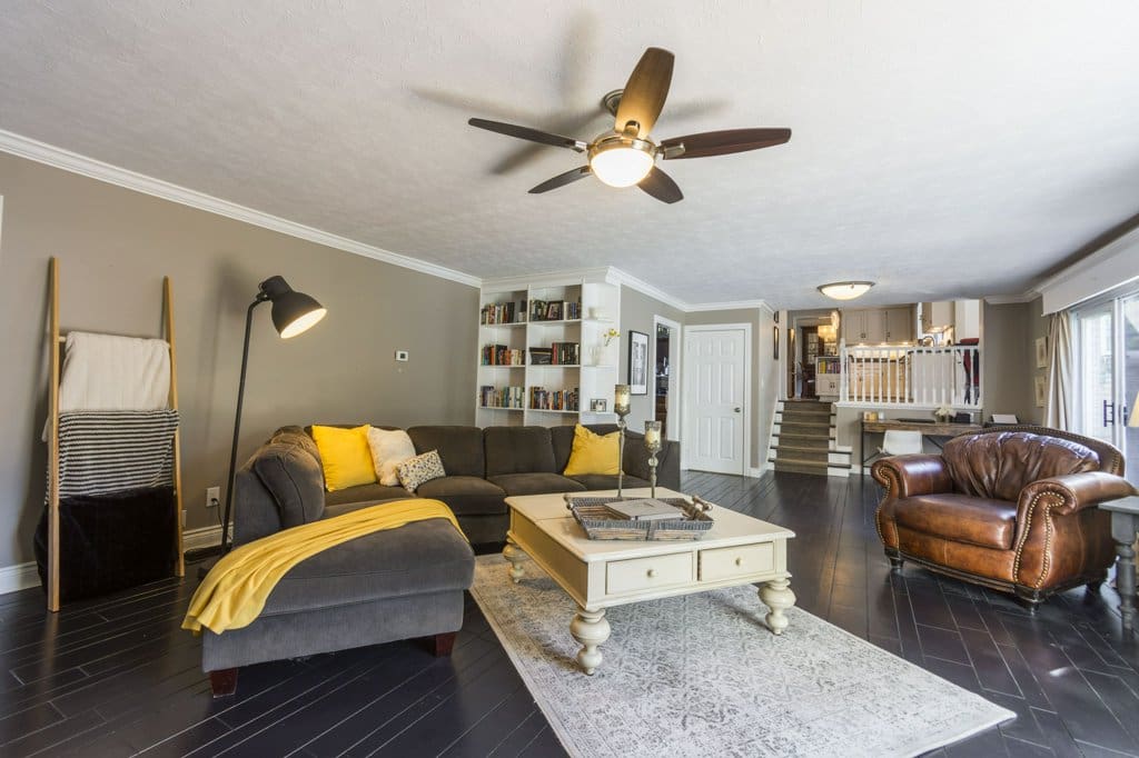 11 River Valley Road - Living Room