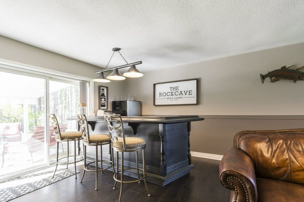 11 River Valley Road - Home Bar
